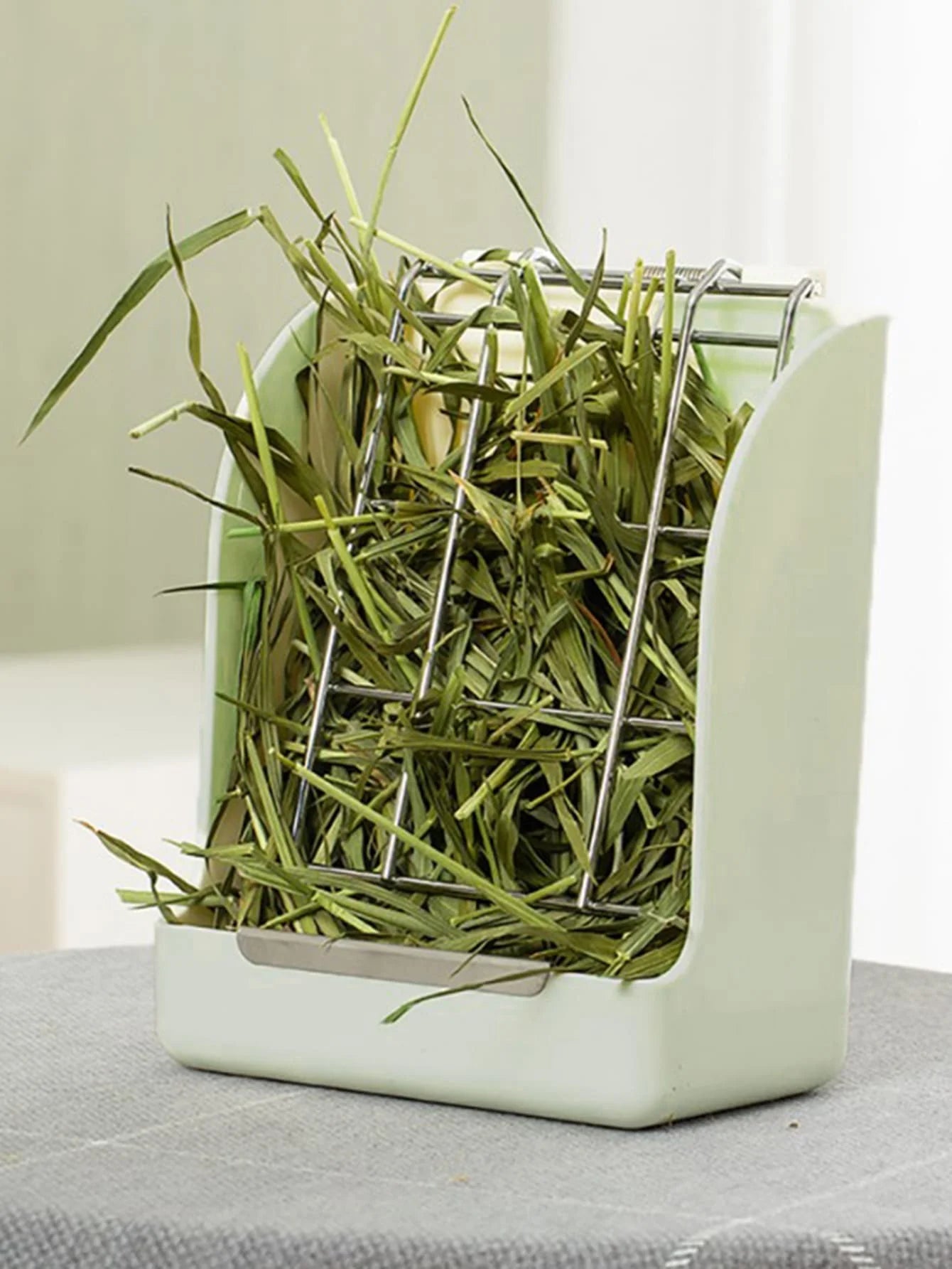 1pc-Wall mounted rabbit feeder, used for outdoor small pet hay feeders, grass racks