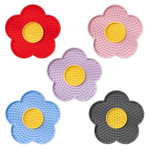 1Pcs Durable With Suction Cup Dog Licking Mat Sunflower Shaped Silicone Pet Lick Pad Cat Placemat Pet Supply