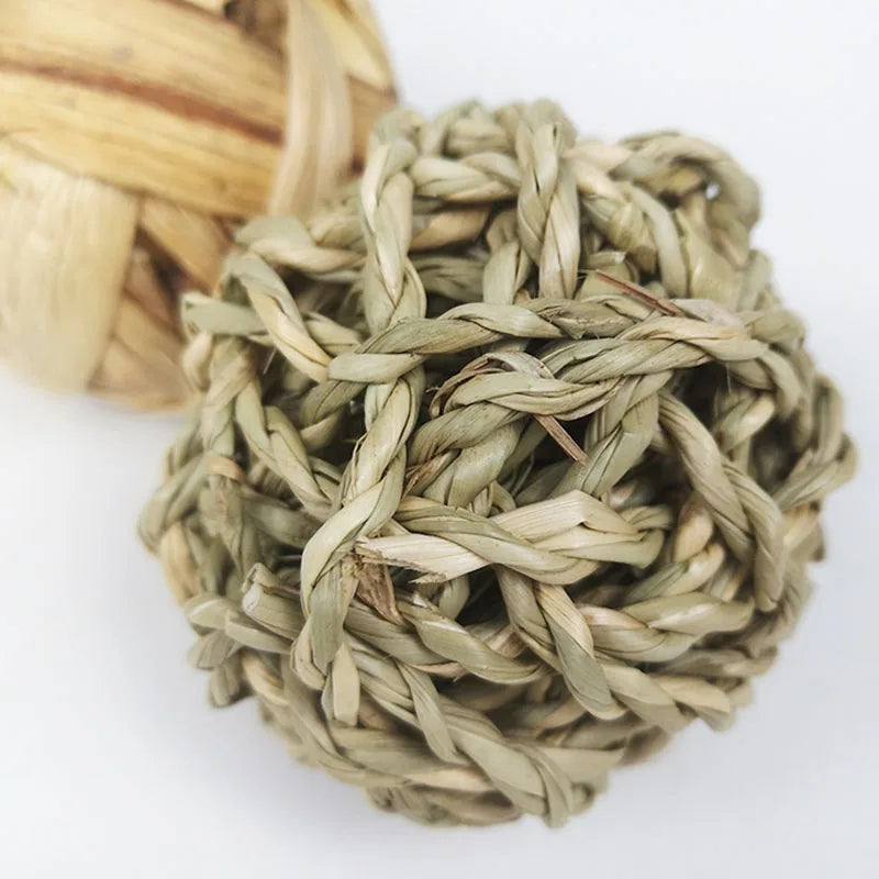 7CM Chewing Braided Ball Guinea Pig Rabbit Hamster Small Animal Play Pet Interactive Chew Toy Natural Grass Ball